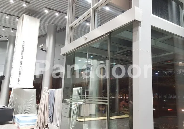 Showroom Porsche quận 7